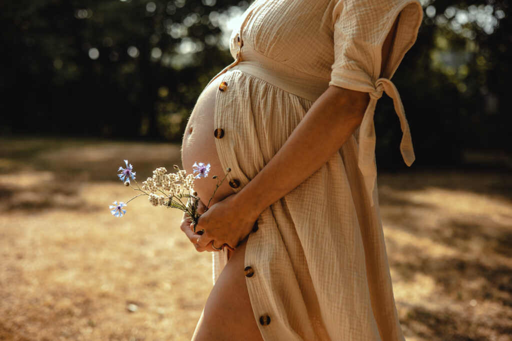 Anna Vitt Fotogeschichten - Siegen - Babybauch